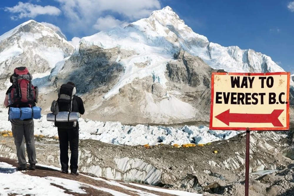 Everest Base Camp Trek – Premium Himalayan Experience with Local Experts